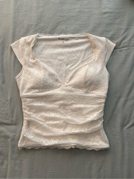 Abercrombie & Fitch Tops - Abercrombie & Fitch Cream Lace-Trim Bralette Tank